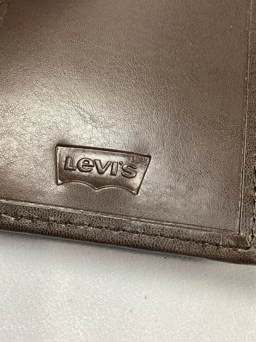 Levi’s Brown Leather Trifold Wallet RFID Protection NEW! Retail $36